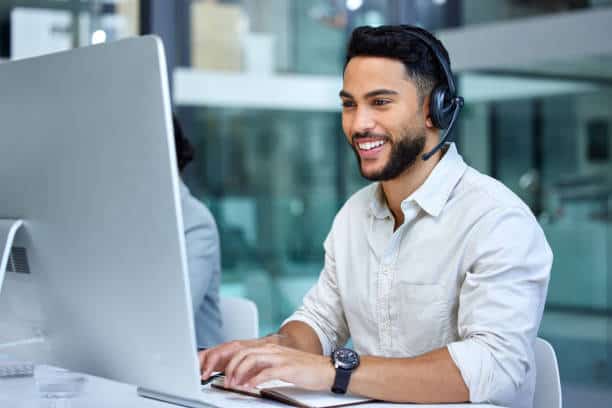 Redução de custos em call centers: estratégias eficientes com bots inteligentes