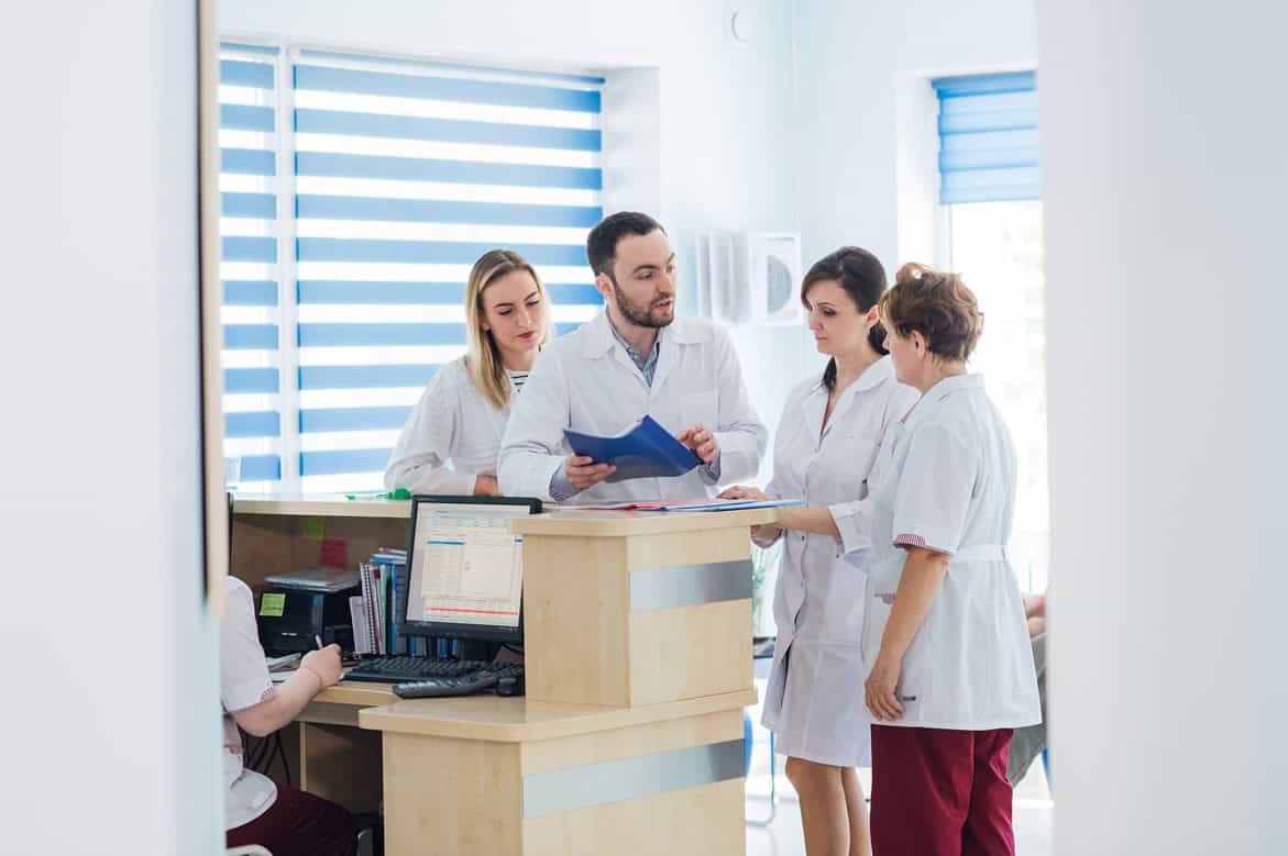 Por que o Atendimento Ruim Faz Pacientes Fugirem? E Como Resolver